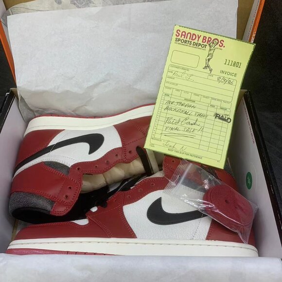 Nike Air Jordan 1 Retro Mid Chicago Black Toe